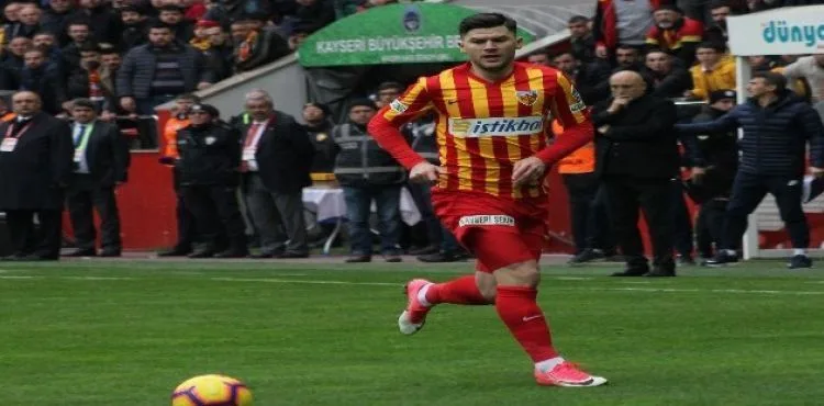 Sapunaru ve Deniz Türüç sarı kart sınırında