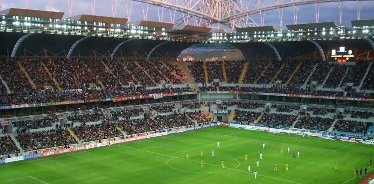 Kadir Has Stadı Gözden Düştü