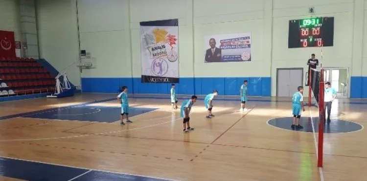 Develi'de Voleybol Şenliği Başladı