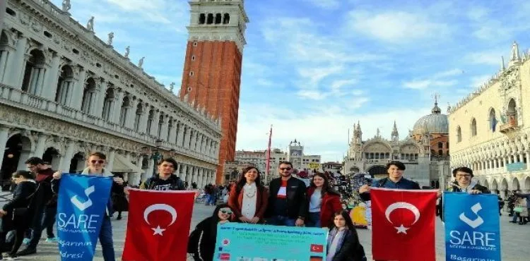 Sare Koleji öğrencileri İtalya stajında