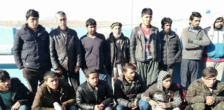 Yol uygulamasında 14 kaçak göçmen yakalandı