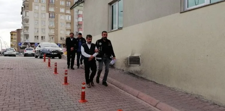 Göçmen kaçakçısı 2 kişi adliyeye sevk edildi