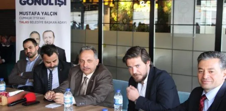 Yalçın Kafe işletmecileri ile bir araya geldi.