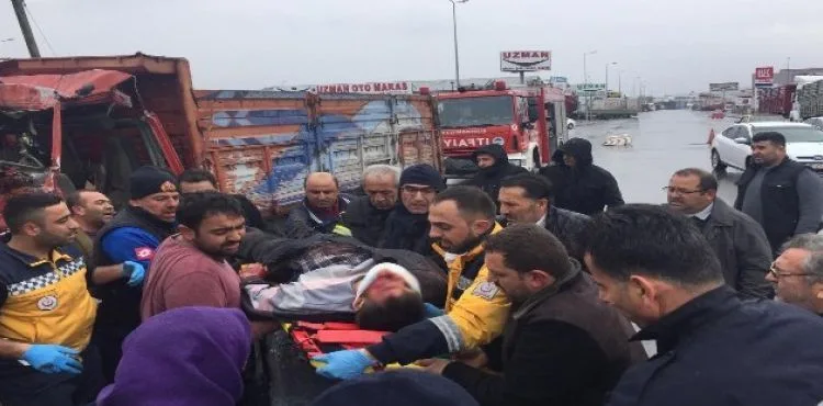 Kazada sıkışan kamyon şoförü ağır yaralandı