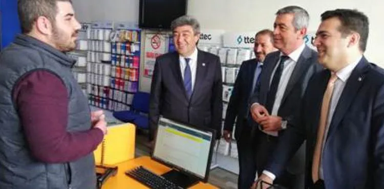 ÖZVARİNLİ’YE KOCASİNAN’DA SEVGİ SELİ: