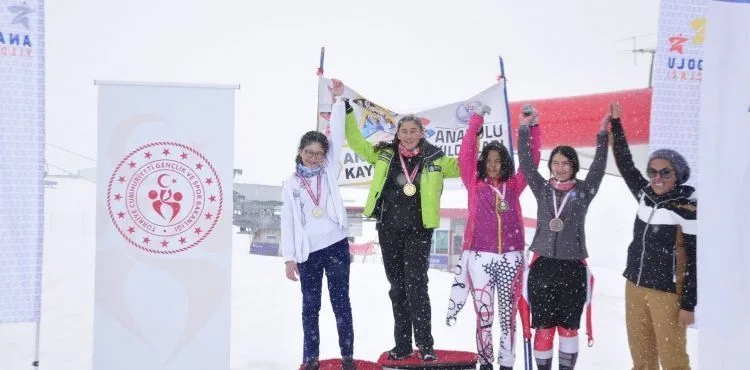 Analig Kayak Yarışları Tamamlandı