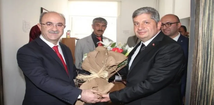 Bünyan Belediyesinde devir teslim töreni yapıldı