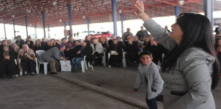 Muhtar, seçim zaferini seçmenlerle kutladı