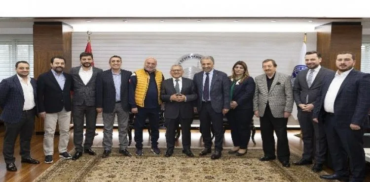 Kayserispor Yönetimi, Başkan Büyükkılıç'a hayırlı olsun ziyaretinde bulundu