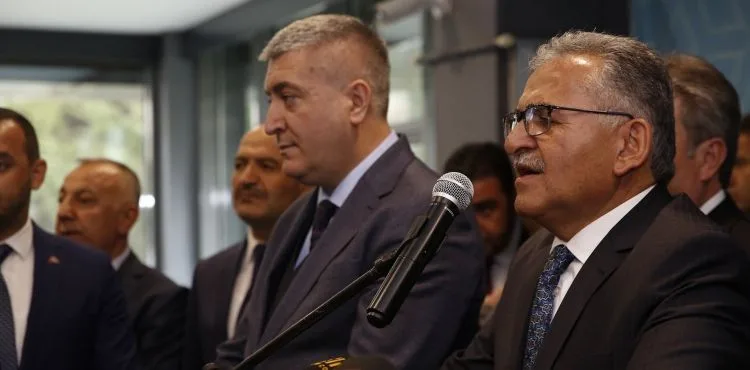 Başkanı Büyükkılıç’ın tanışma kokteyline büyük ilgi gösterildi
