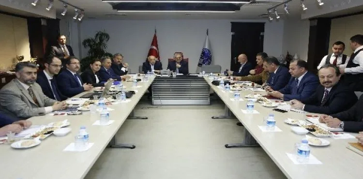 Büyükşehir'de gece yarısı sağlık zirvesi
