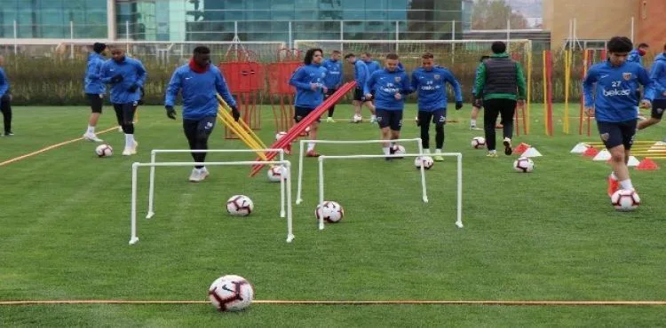 İM Kayserispor'da Galatasaray mesaisi devam ediyorİM Kayserispor'da Galatasaray mesaisi devam ediyor