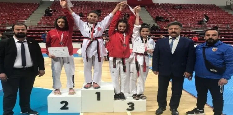 Taekwondo Yıldızlar Türkiye Birinciliği Müsabakalarına Kayserili Sporcular Damga Vurdu
