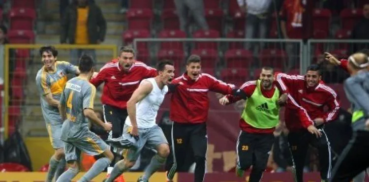 Tarih Tekerrür Eder Mi?