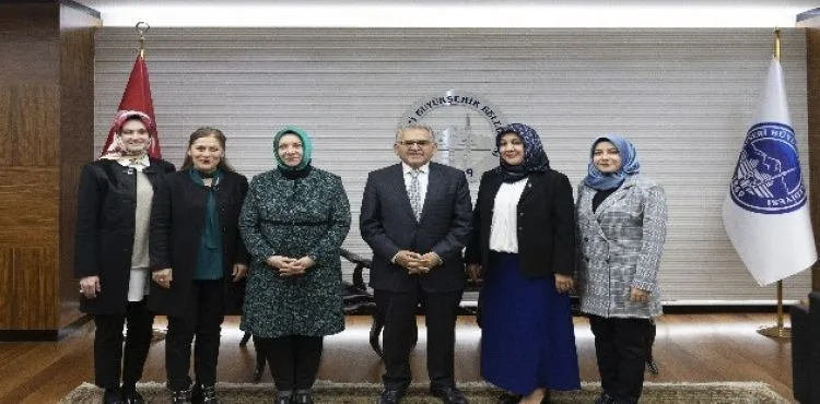 Başkan Büyükkılıç'a hayırlı olsun ziyaretleri devam ediyor