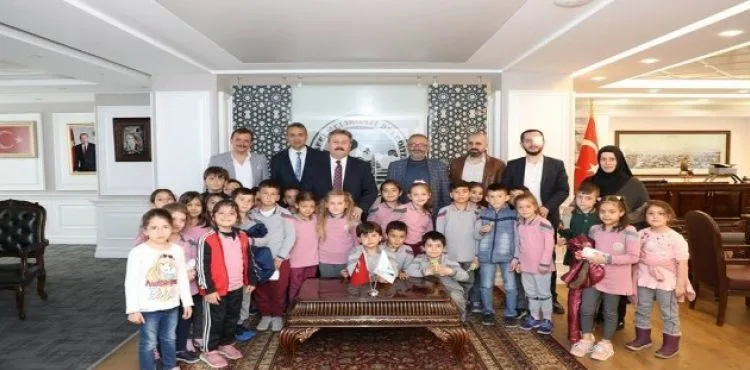 İlkokul öğrencilerinden Başkan Palancıoğlu'na anlamlı ziyaret