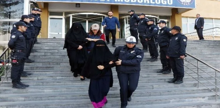 DEAŞ'ın Türkiye sorumlusunun yakınlarının yargılandığı davada 7 sanığa ceza yağdı