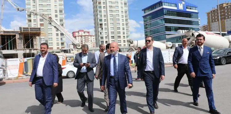 BAŞKAN ÇOLAKBAYRAKDAR “ŞEHRİ GELECEĞE HAZIRLAYIP, YENİ BİR KOCASİNAN İNŞA EDİYORUZ”