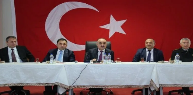 Vali Günaydın Muhtarlara Cep Telefonu Numarasını Verdi
