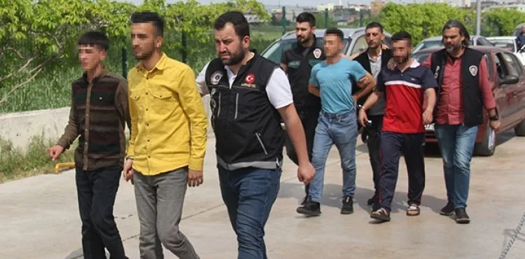 Torbacıdan pes dedirten hareket: 'Güzel çekin televizyona çıksın'