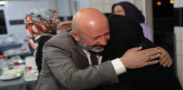 Başkan Çolakbayrakdar İftarını Huzurevi Sakinleri İle Açtı