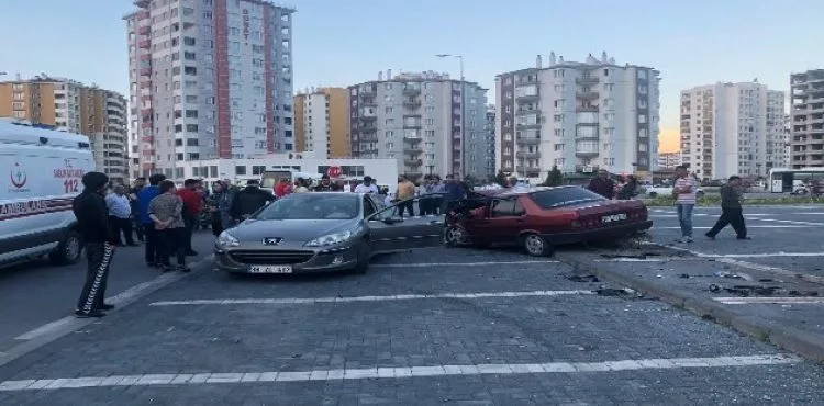 Yakut Mahallesi'nde trafik kazası: 3 yaralı