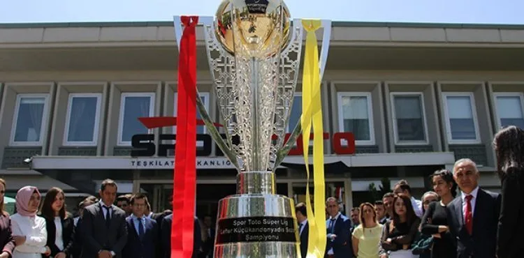 Galatasaray'ın Şampiyonluk Kupası Ankara'dan yola çıktı