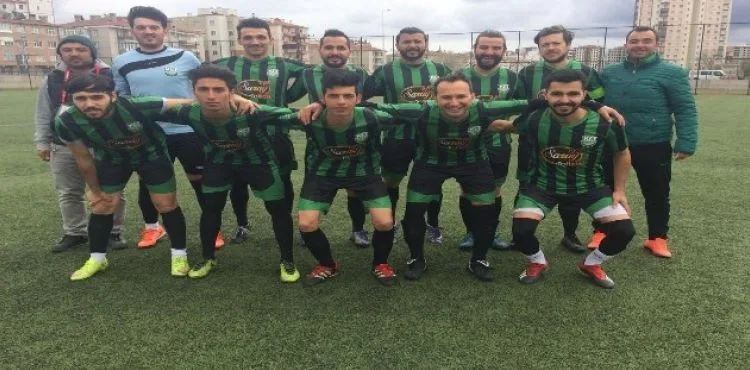 Bir sezonda iki şampiyonluk yaşadılar