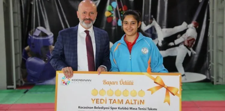 KOCASİNAN’IN GURURU SPORCULARI ÖDÜLLENDİRDİ
