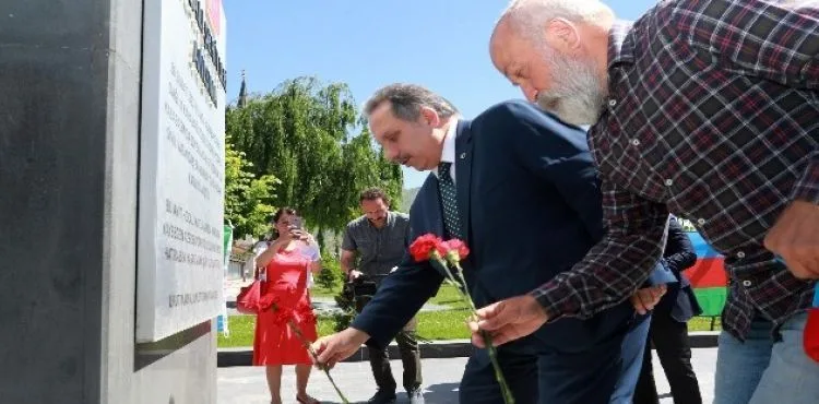 Talas'ta Azerbaycan Bağımsızlık Günü kutlaması