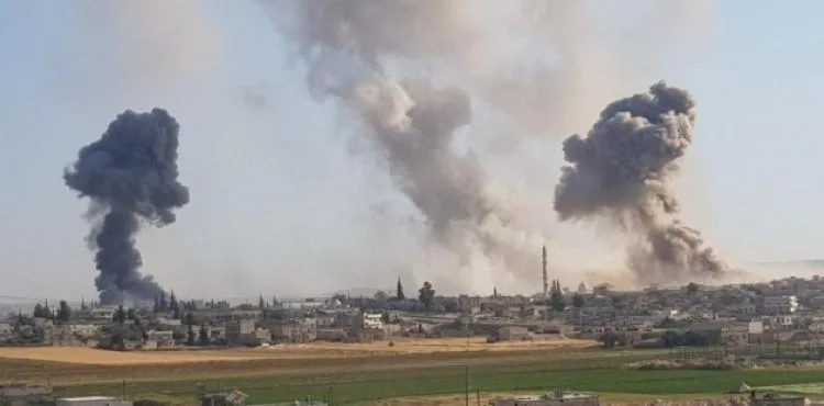 Suriye savaş uçakları İdlib'i bombaladı: 11 ölü