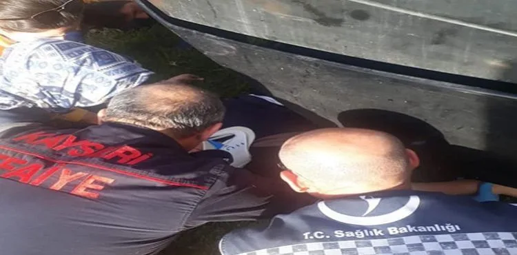 Tramvayın altında kalan yaşlı kadın yaralı olarak kurtarıldı
