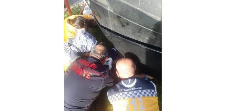 Tramvayın altında kalan yaşlı kadın yaralı olarak kurtarıldı