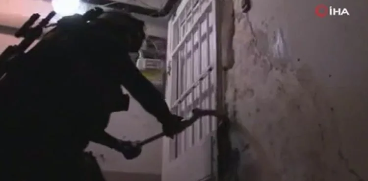 Gri listede aranan teröristin sığınakta yakalandığı anların görüntüsü ortaya çıktı