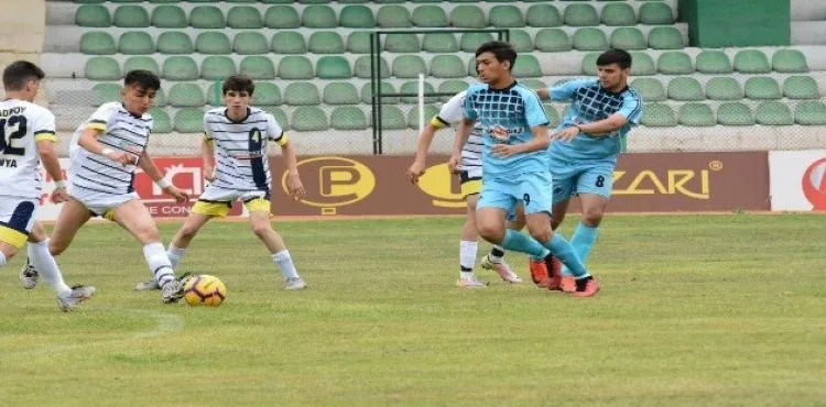 Atletikspor U16 takımı Kırşehir'de şampiyon oldu