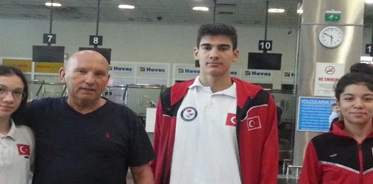 Milli Yüzücüler Bulgaris’tan Yolunda