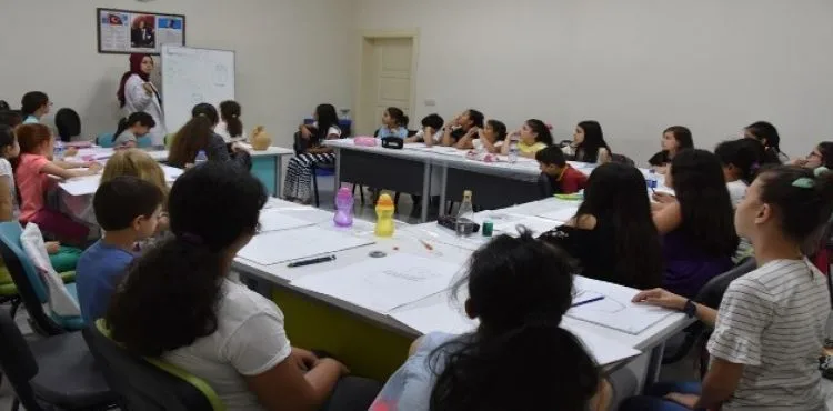 Kocasinan'da geleceğin ressamları yetişiyor