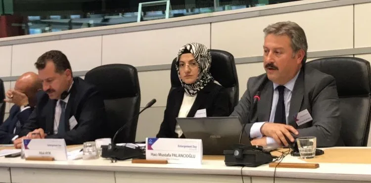 “genç işsizlikle mücadele stratejileri ve yerel yönetim çalışmalarına Melikgazi Projesi AB de örnek olacak”