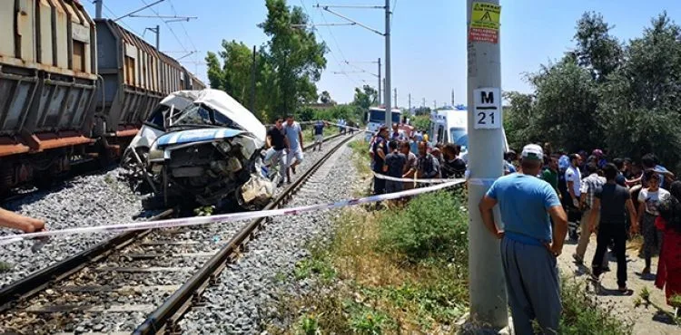Mersin'de tren kazası: 1 ölü, 4 yaralı