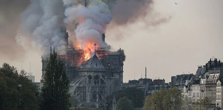 Notre Dame yangınında suç unsuruna rastlanmadı