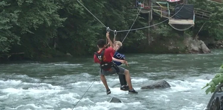 16 yaşındaki tulumcu zipline yaparken tulum çaldı