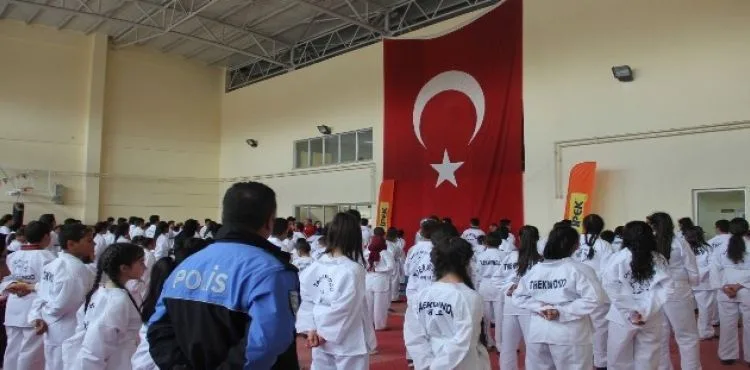 İpeksi Dokunuşla Sokaktan Madalyaya Uzanan Eller Projesi Hız Kesmeden Devam Ediyor