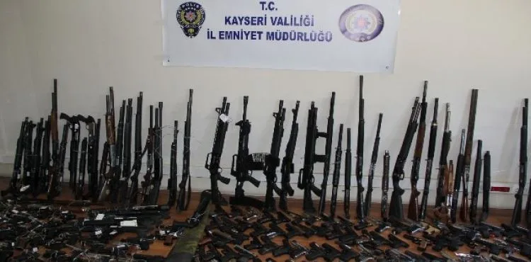 Son 3 ayda 304 adet silah ele geçirildi