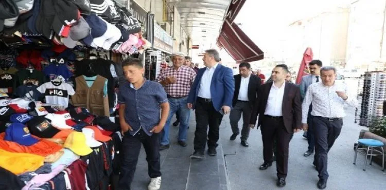 Başkan Dr. Mustafa Palancıoğlu, Çarşı Esnafını Ziyaret Etti