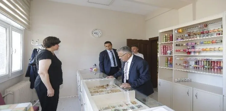Başkan Büyükkılıç'ın birim ziyaretleri sürüyor