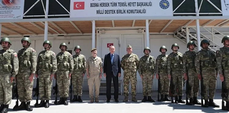 Cumhurbaşkanı Erdoğan Bosna'daTürk askerlerini ziyaret etti