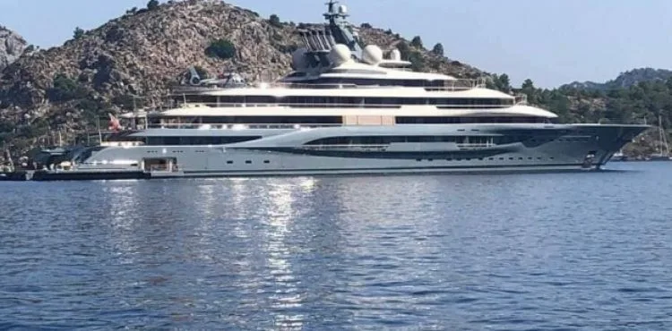 Amazon'un sahibinin lüks yatı Kekova'da görüntülendi