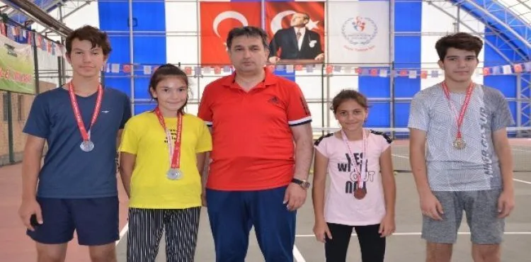 15 Temmuz Demokrasi ve Milli Birliği Günü Tenis Turnuvası Tamamlandı