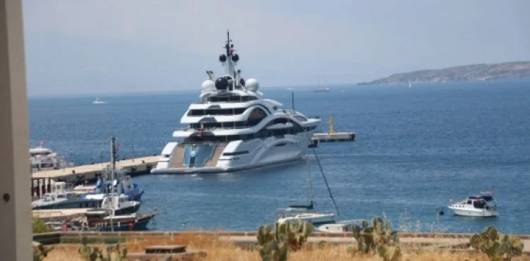 Katar emirinin 300 milyon dolar değerindeki yüzen sarayı Bodrum'da