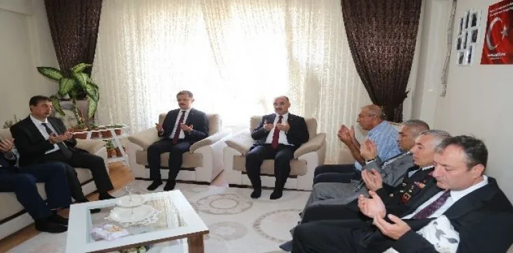 Vali Günaydın'dan 15 Temmuz Şehitlerinin Kabirlerine Ziyaret
